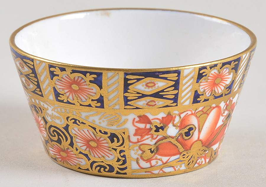 Traditional Imari Salt Cellar by Royal Crown Derby-1