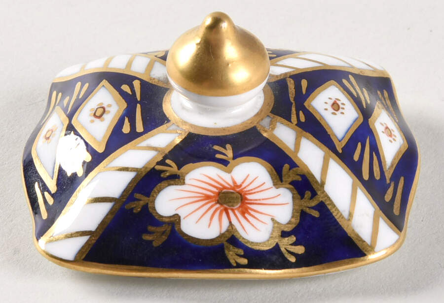Traditional Imari Lid for Tea Caddy by Royal Crown Derby-1