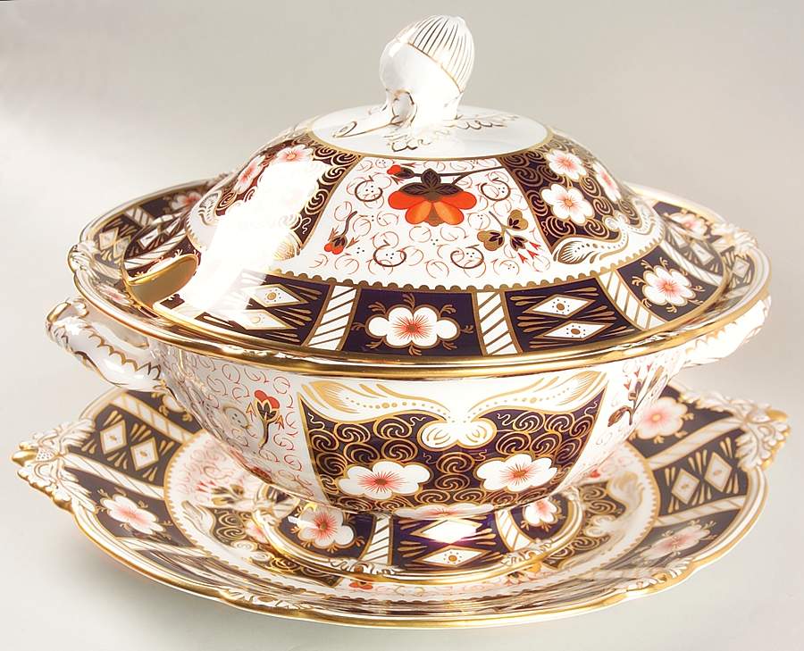 Traditional Imari Tureen & Lid w/Underplate by Royal Crown Derby-1