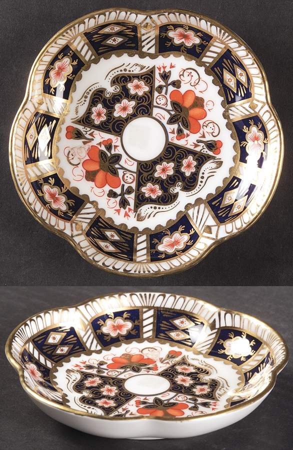 Traditional Imari Tudor Rose Tray by Royal Crown Derby-1