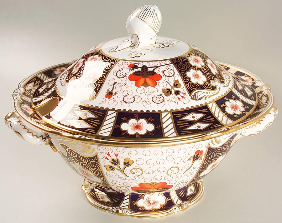 Traditional Imari Tureen &  Lid by Royal Crown Derby-1