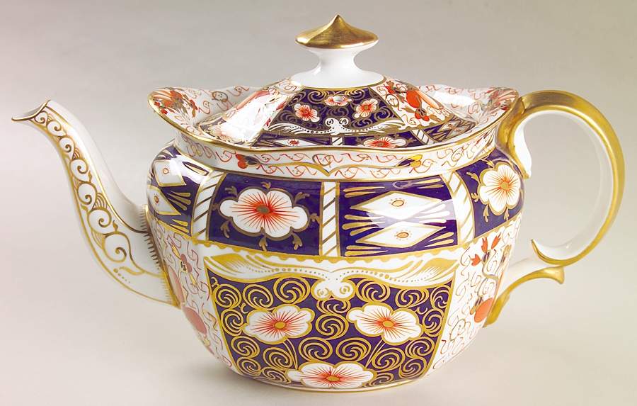 Traditional Imari Teapot & Lid by Royal Crown Derby-1