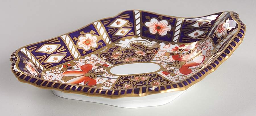 Traditional Imari Nut Dish by Royal Crown Derby-1