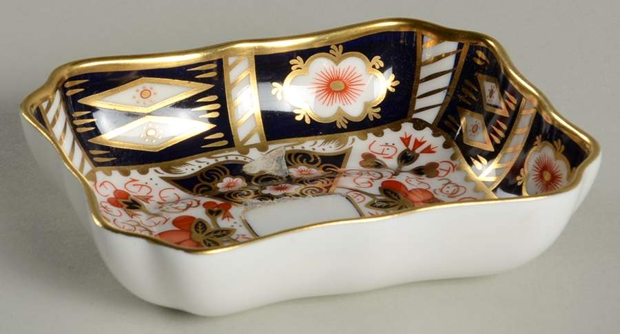 Traditional Imari Small Ashtray by Royal Crown Derby-1