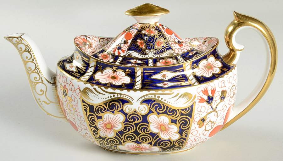Traditional Imari Teapot & Lid by Royal Crown Derby-1