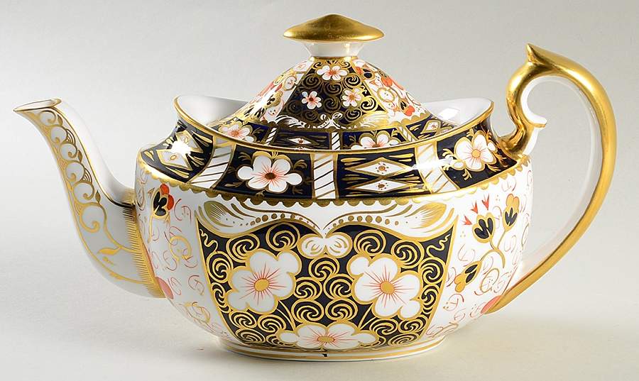 Traditional Imari Teapot & Lid by Royal Crown Derby-1