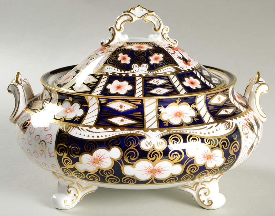 Traditional Imari Round Covered Vegetable by Royal Crown Derby-1