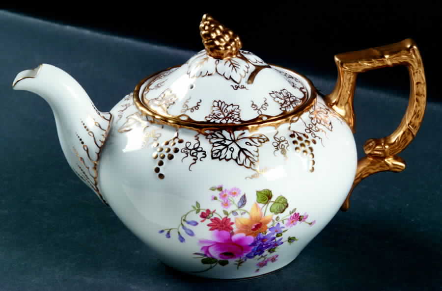 Vine (Posie Center) Teapot & Lid by Royal Crown Derby-1