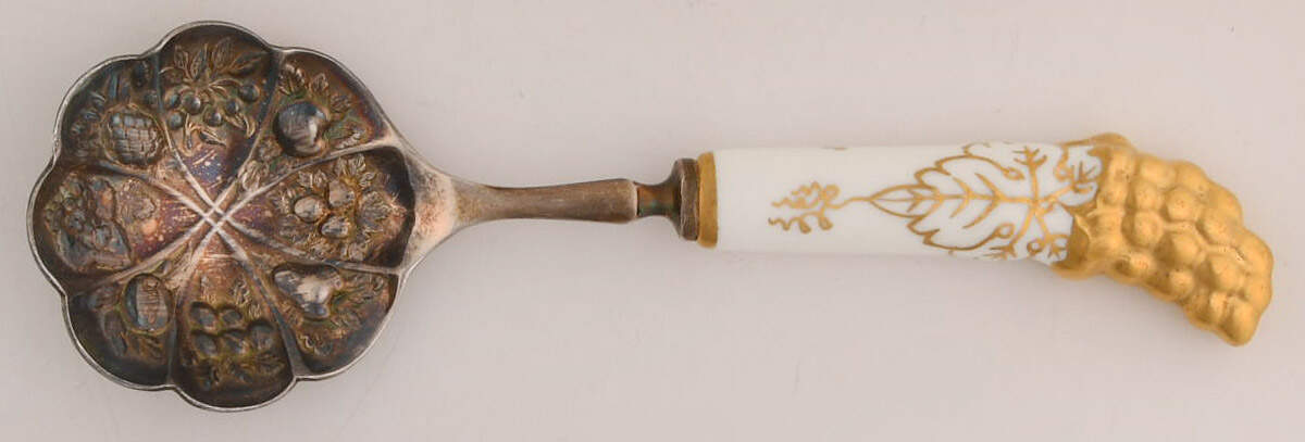 Vine Gold Sugar Spoon by Royal Crown Derby-1