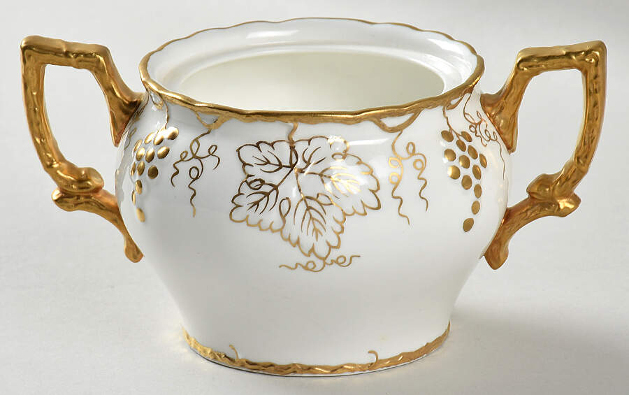 Vine Gold Sugar Bowl No Lid by Royal Crown Derby-1