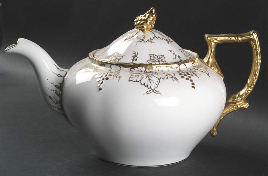 Vine Gold Teapot & Lid by Royal Crown Derby-1