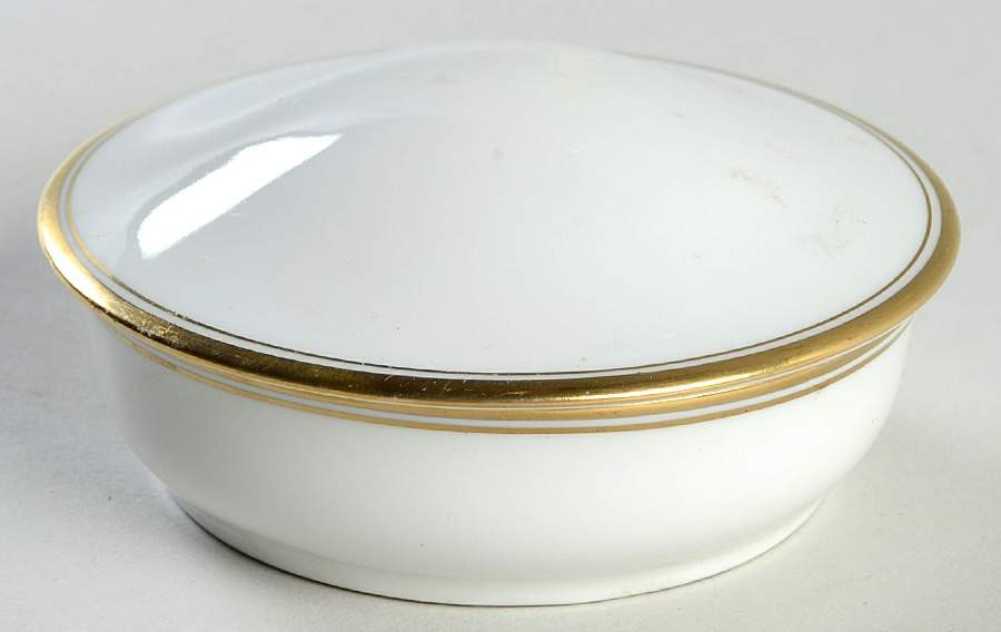 1222 Round Box & Lid by Royal Copenhagen-1