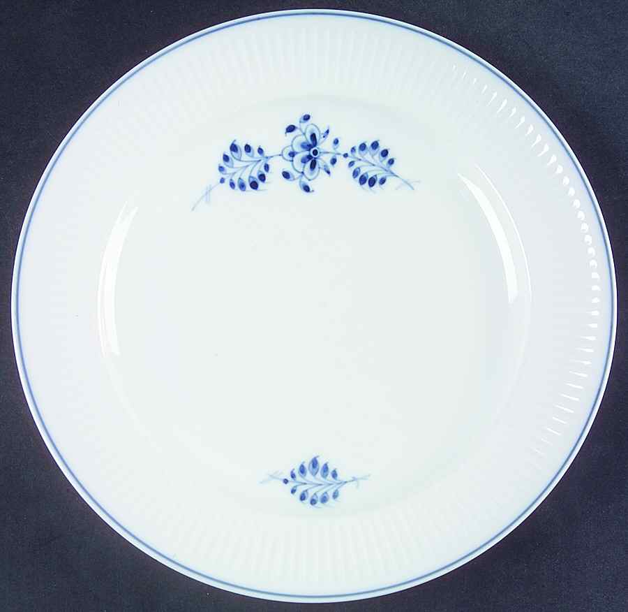 32 Luncheon Plate by Royal Copenhagen-1