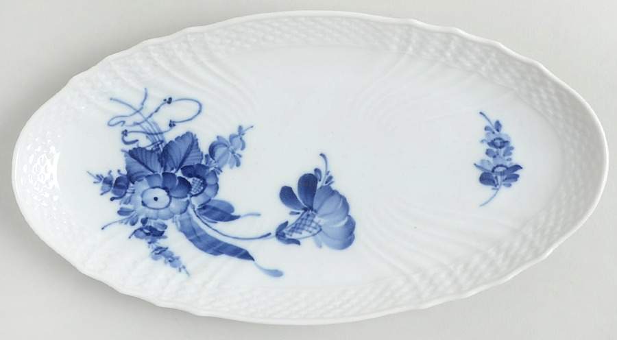Blue Flowers Curved) Pickle Dish by Royal Copenhagen-1