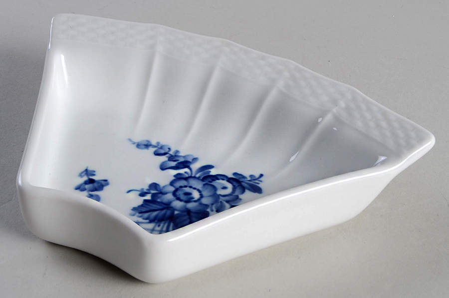Blue Flowers Curved) 7 Piece Lazy Susan Side Section Only by Royal Copenhagen-1