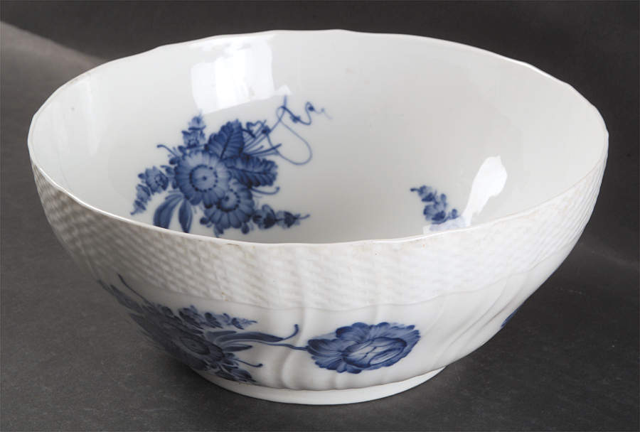 Blue Flowers Curved) 9" Salad Serving Bowl by Royal Copenhagen-1