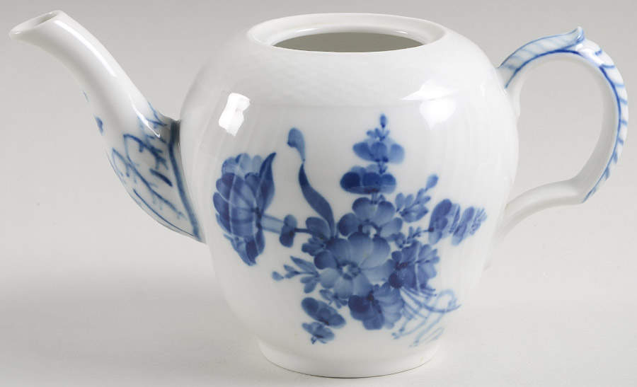 Blue Flowers Curved) Mini Teapot No Lid by Royal Copenhagen-1