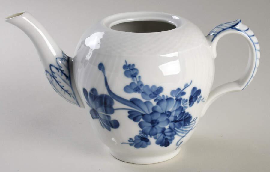 Blue Flowers Curved) Teapot No Lid by Royal Copenhagen-1
