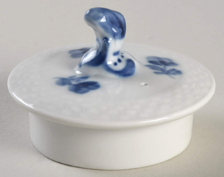 Blue Flowers Curved) Lid for Teapot by Royal Copenhagen-1