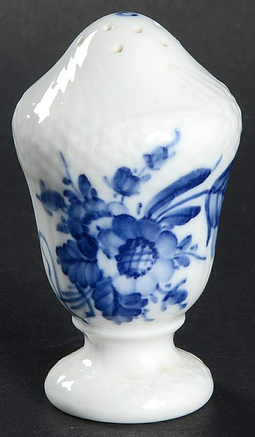 Blue Flowers Curved) Pepper Shaker by Royal Copenhagen-1