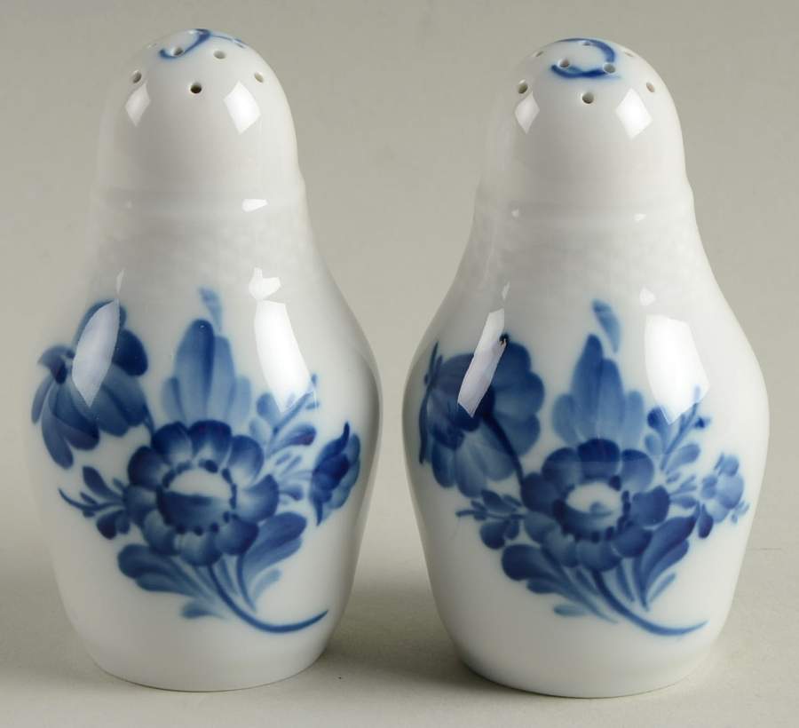 Blue Flowers Curved) Salt & Pepper Set by Royal Copenhagen-1