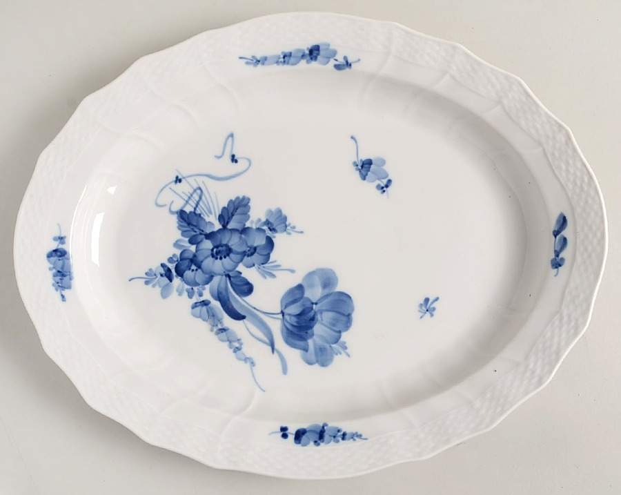 Blue Flowers Curved) 14" Oval Serving Platter by Royal Copenhagen-1