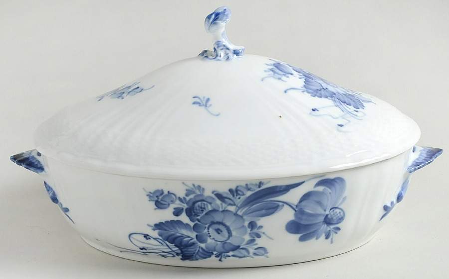 Blue Flowers Curved) Oval Covered Vegetable by Royal Copenhagen-1