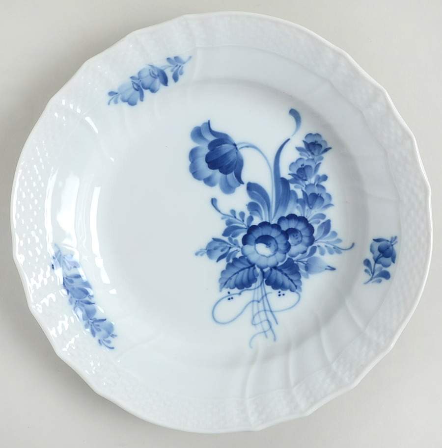 Blue Flowers Curved) Dessert Luncheon Plate by Royal Copenhagen-1