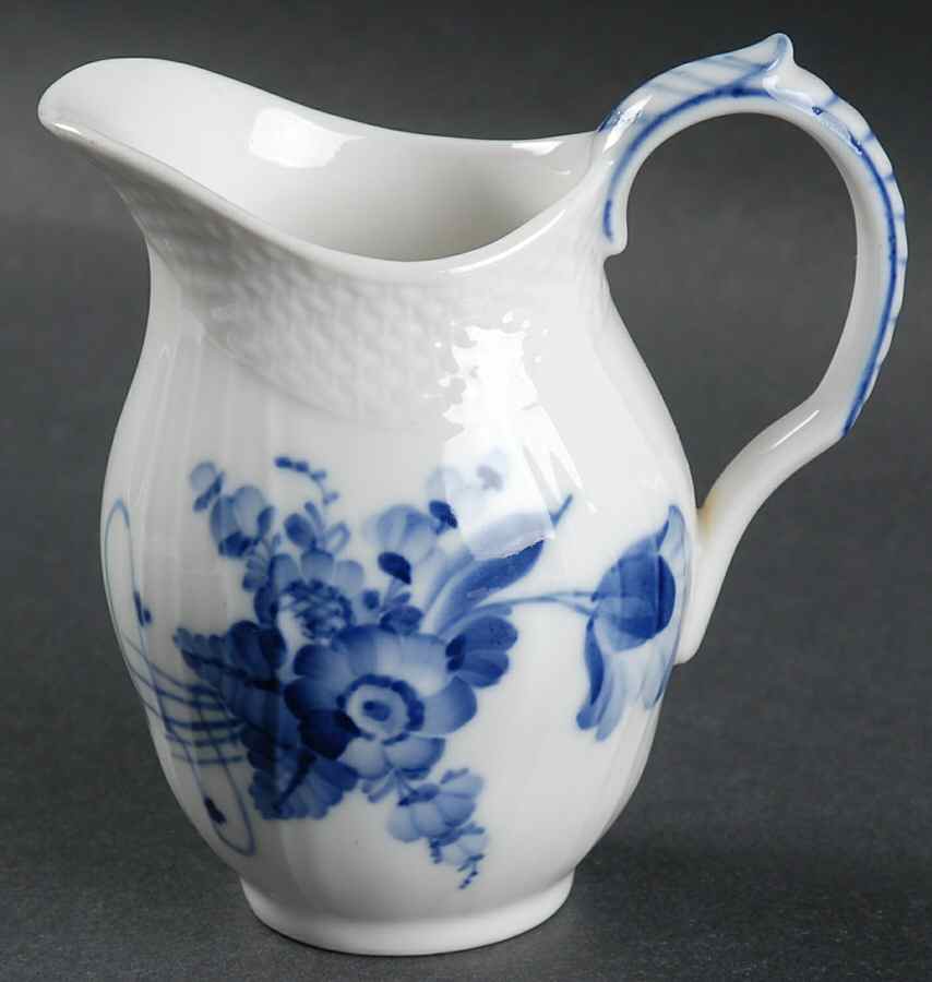 Blue Flowers Curved) Creamer by Royal Copenhagen-1