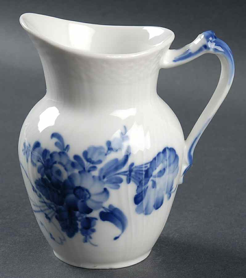 Blue Flowers Curved) Creamer by Royal Copenhagen-1