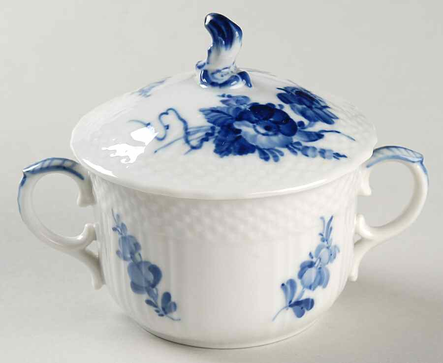 Blue Flowers Curved) Flat Bouillon Cup with Lid by Royal Copenhagen-1