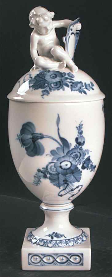 Blue Flowers Curved) Large Covered Vase by Royal Copenhagen-1