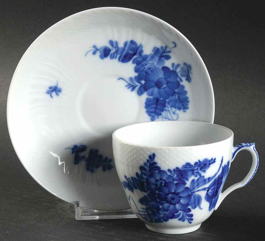 Blue Flowers Curved) Flat Cup & Saucer Set by Royal Copenhagen-1