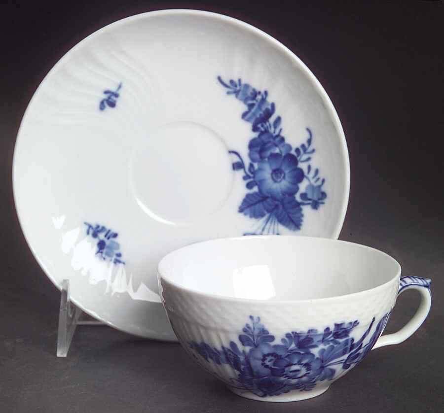 Blue Flowers Curved) Oversized Cup & Saucer Set by Royal Copenhagen-1