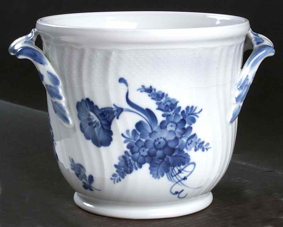 Blue Flowers Curved) 6" Cachepot by Royal Copenhagen-1