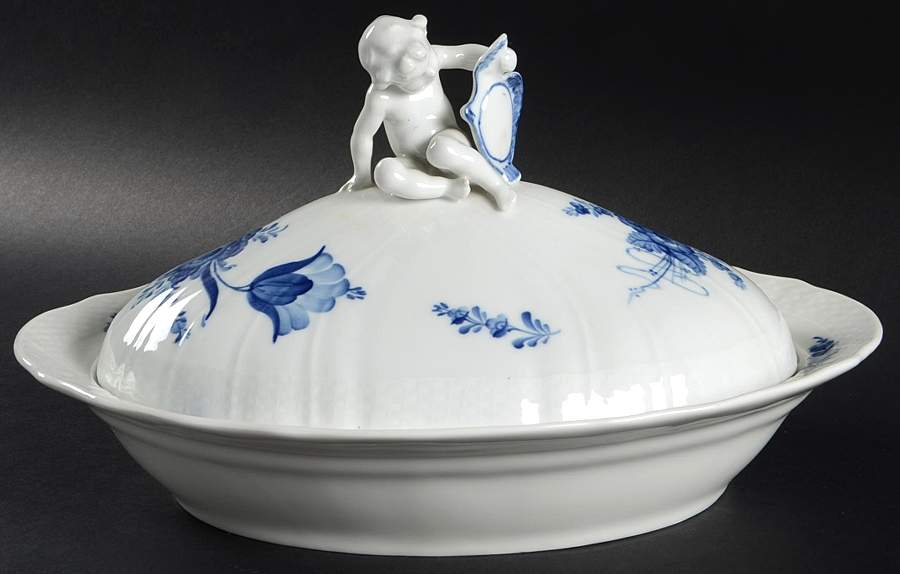 Blue Flowers Curved) Oval Covered Vegetable by Royal Copenhagen-1