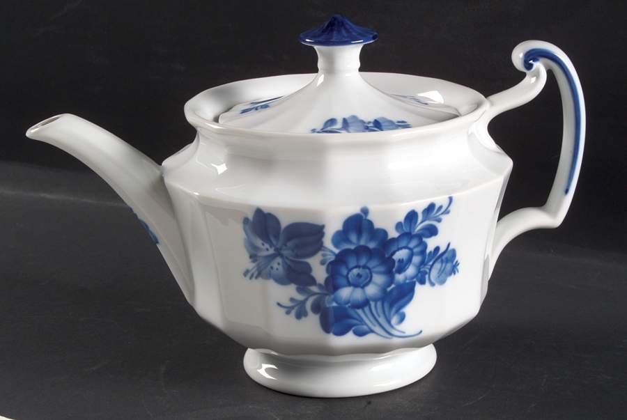 Blue Flowers Teapot & Lid by Royal Copenhagen-1