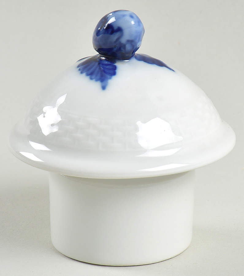 Blue Flowers Braided Lid for Coffee Pot by Royal Copenhagen-1