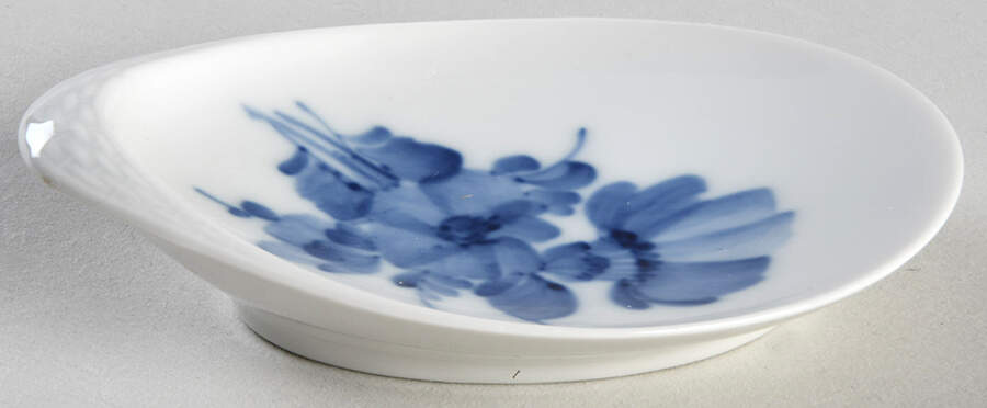 Blue Flowers Braided 4" Ashtray by Royal Copenhagen-1
