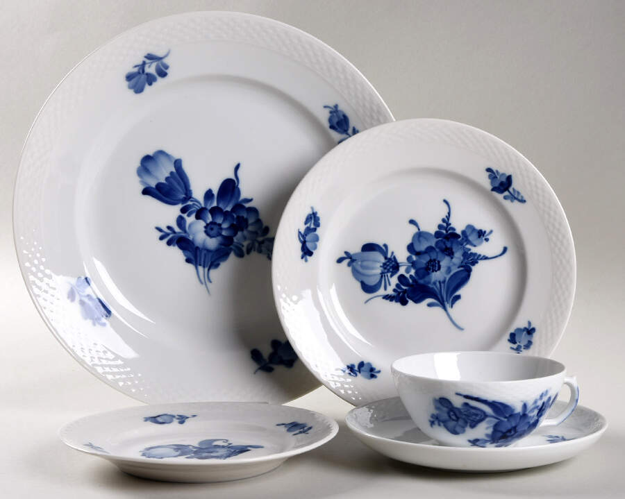 Blue Flowers Braided 40 Piece Estate Set by Royal Copenhagen-1