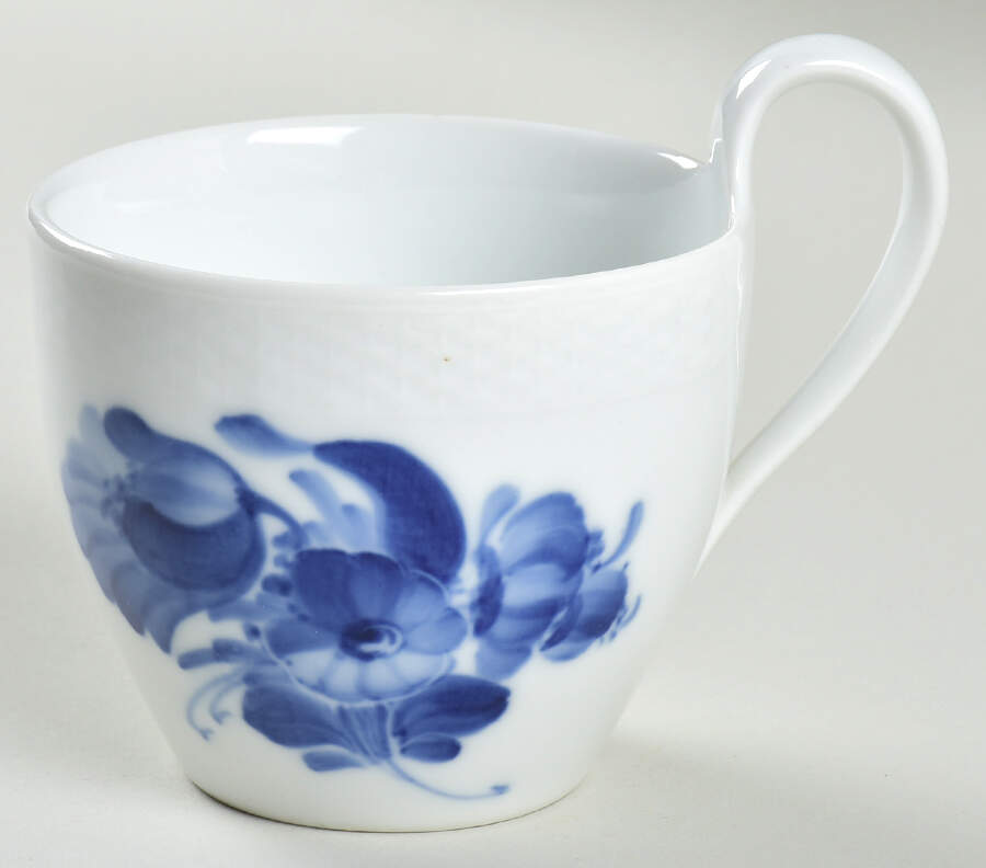 Blue Flowers Braided Oversized Cup by Royal Copenhagen-1