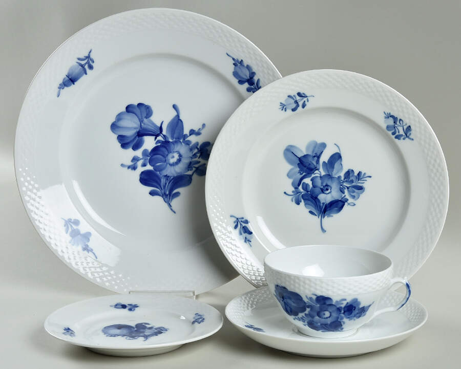 Blue Flowers Braided 40  Piece Estate Set by Royal Copenhagen-1
