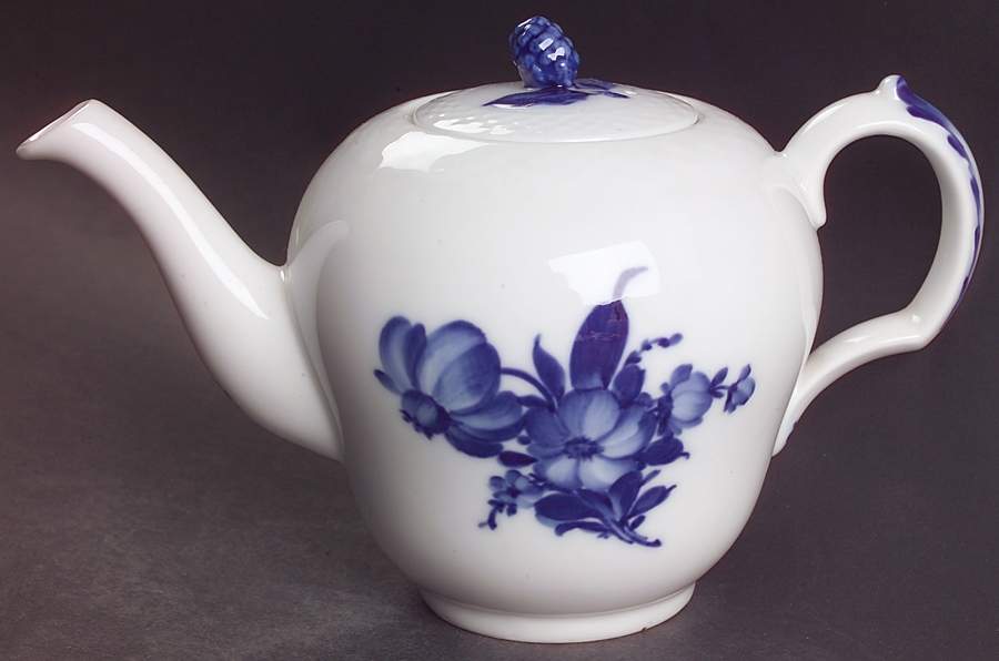 Blue Flowers Braided Small Teapot & Lid by Royal Copenhagen-1