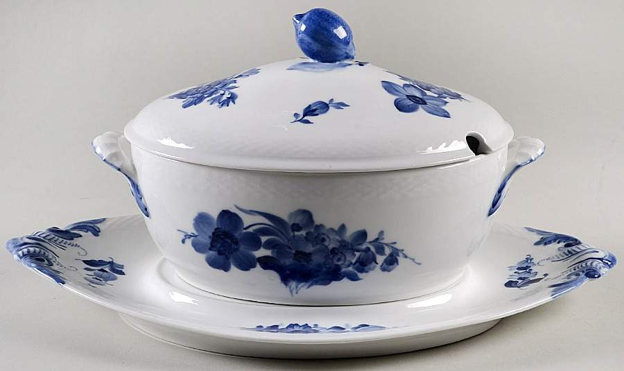 Blue Flowers Braided Tureen & Lid w/Underplate by Royal Copenhagen-1