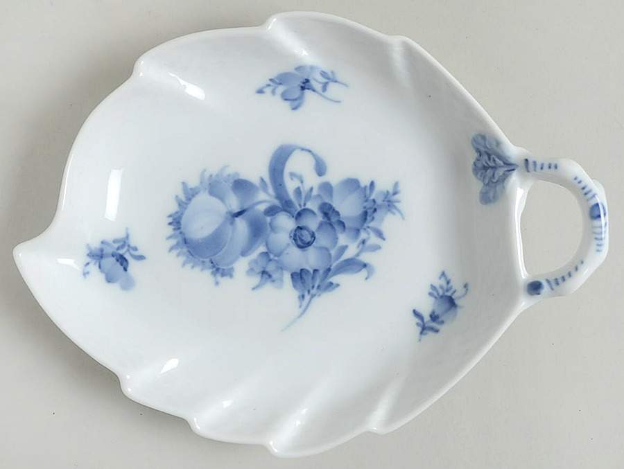 Blue Flowers Braided Leaf Shape Pickle Dish by Royal Copenhagen-1