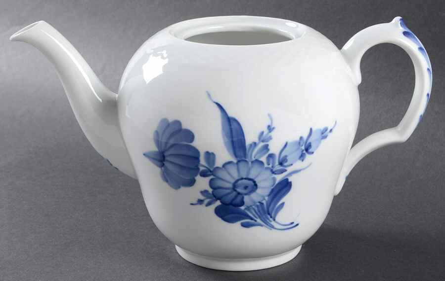 Blue Flowers Braided Teapot No Lid by Royal Copenhagen-1