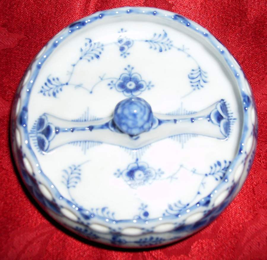 Blue Fluted Full Lace (No Trim) Large Ashtray by Royal Copenhagen-1