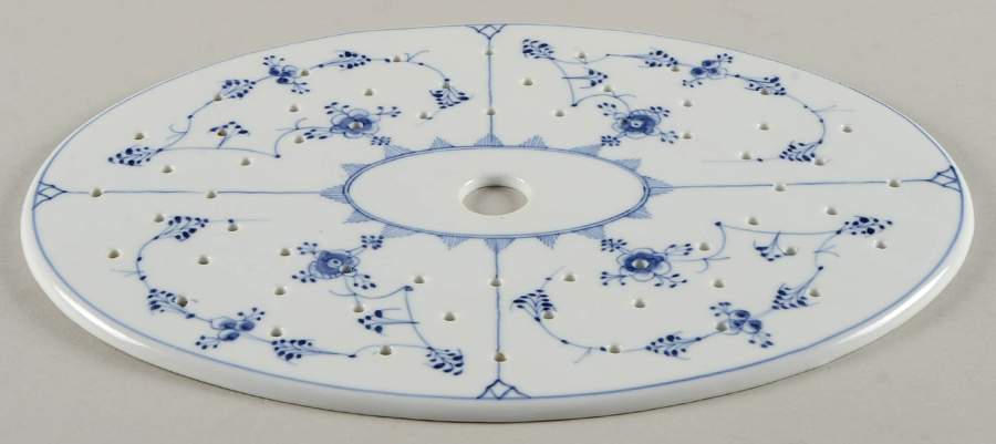 Blue Fluted Full Lace (No Trim) 18" Oval Platter Strainer by Royal Copenhagen-1