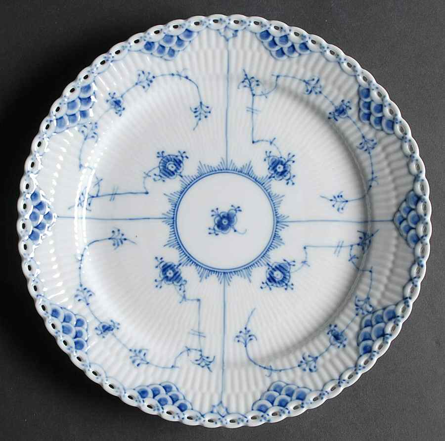 Blue Fluted Full Lace (No Trim) Dinner Plate by Royal Copenhagen-1