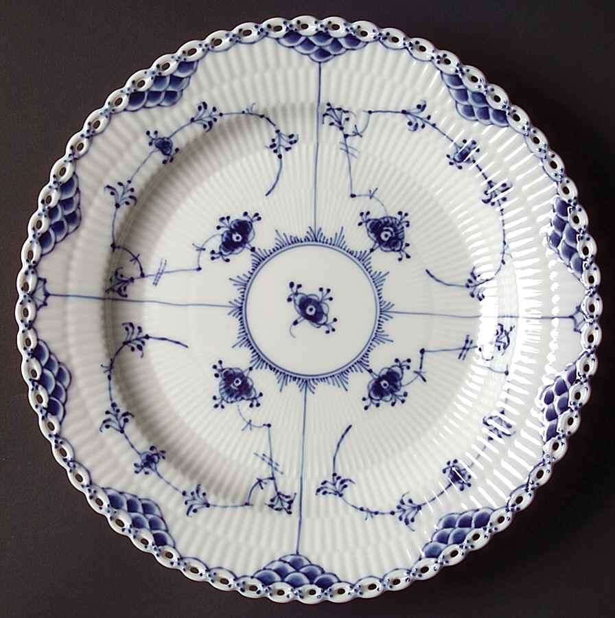 Blue Fluted Full Lace (No Trim) Dinner Plate by Royal Copenhagen-1